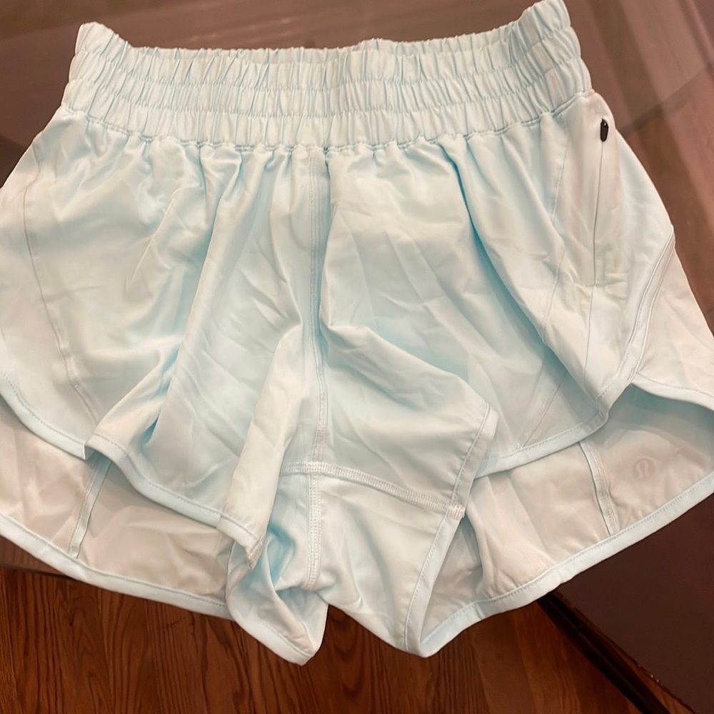 this is lululemon shorts never worn